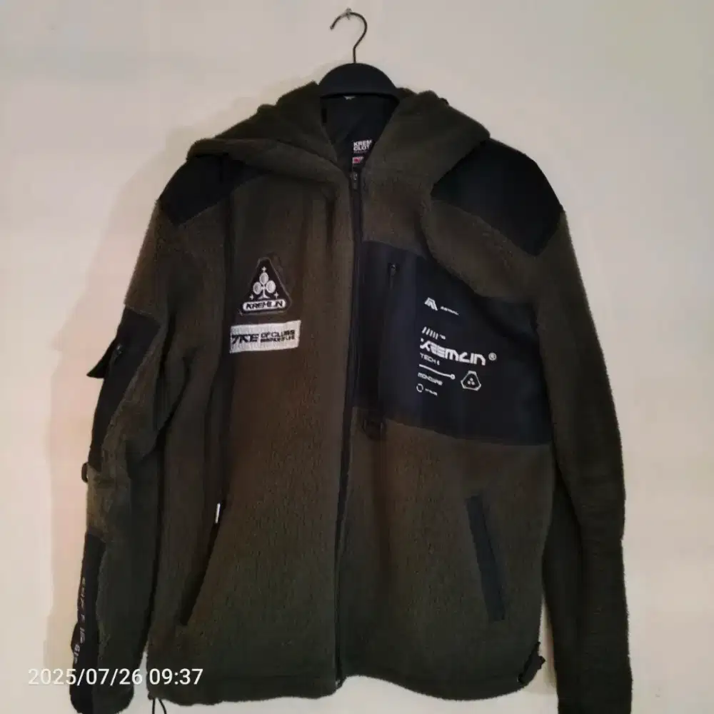 Sweater kremlin size L