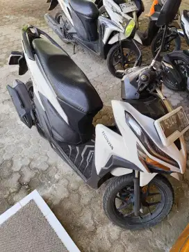 VARIO 125 CBS ISS 2021 White Dope