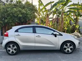 Kia Rio CVVT  AT 2013 pribadi