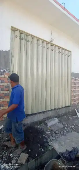 Pintu harmonika