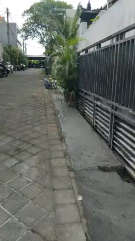 Jual rumah lantai 3 di Jalan Tuka Dalung Badung Bali