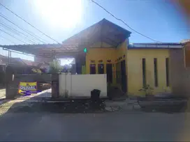 [DIUAL BU] RUMAH HOOK DI PERUMAHAN
