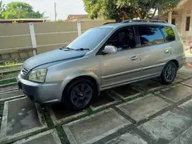 Kia Carens 2 2007, mobil mura nyah nyaman