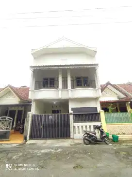 Disewakan Rumah Luas lokasi dkt Indomaret Songgolangit Gentan