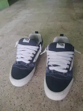 VANS knu skool 100% original ada bukti pembelian, semua lengkap, mulus
