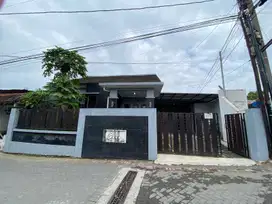 Rumah semi furnish di barat uty jombor