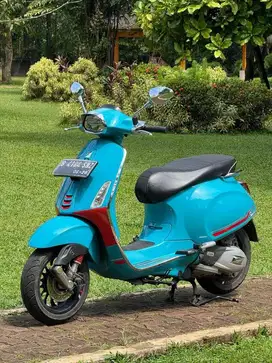 Vespa Sprint 150 iget abs 2021 warna blue