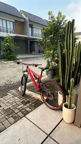 Sepeda MTB United Dominate 611