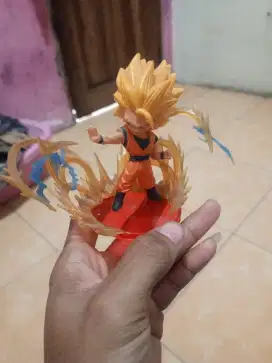 Action figure bekas