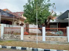 10,5JT/METER RUMAH HITUNG TANAH DI MANYAR AIRDAS 5 MENIT KERTAJAYA