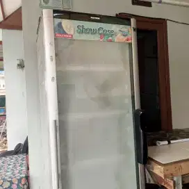 Show case Polytron 5 tingkat