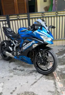 Kawasaki ninja zx25r