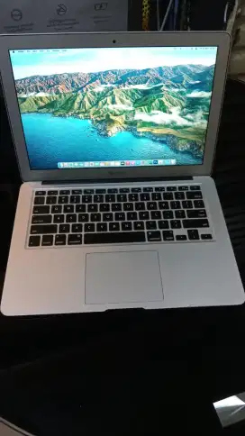 Dibeli tinggi macbook/laptop second