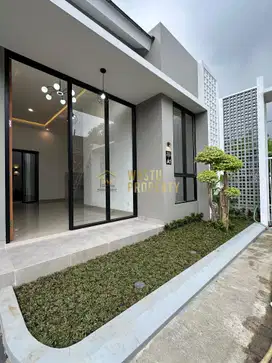 RUMAH BARU, DESAIN MODERN, DEKAT KANTOR ADMINISTRASI PEMDA SLEMAN