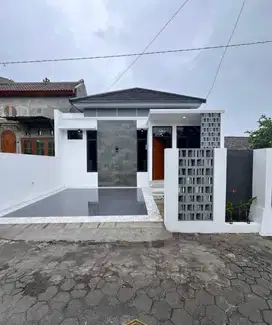 RUMAH MURAH DIBAWAH 1 M SIAP HUNI DI DEKAT UII,NGAGLIK SLEMAN