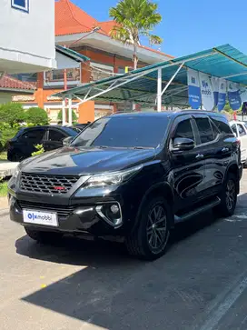 DP Rendah - Toyota Fortuner 2.4 4x2 VRZ Solar AT 2016 Hitam