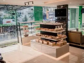 Di jual Showcase cake, Rak disply, meja cafe