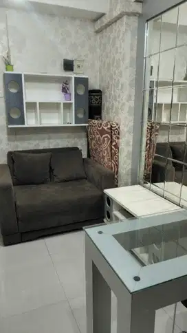 Cryshan 2br bulanan apartemen green Pramuka