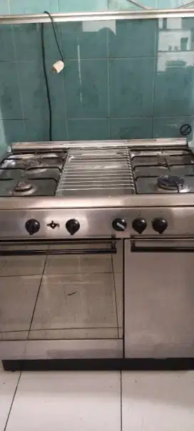 Kompor modena dan oven.