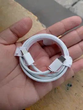 Kabel charger iPhone 15 C to C
