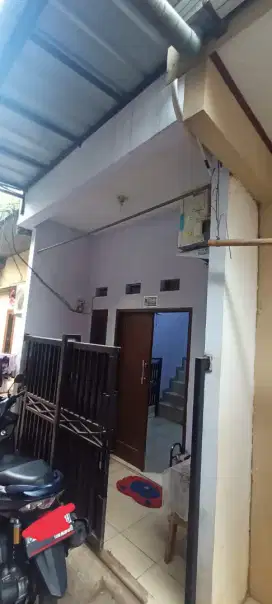 Dikontrakan Rumah jln.H.Lancong Rt.006/01 Kel.Gondrong