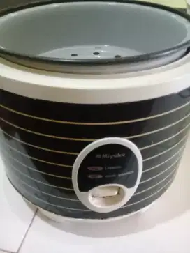 Rice cooker miyako.