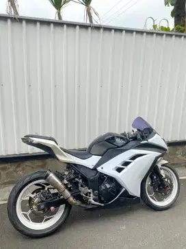 Ninja 250 FI (ABS) 2014 White Edition Good Condition