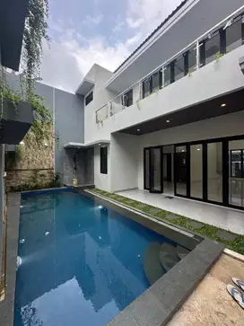 DIJUAL RUMAH KEBAYORAN BARU JAKARTA SELATAN