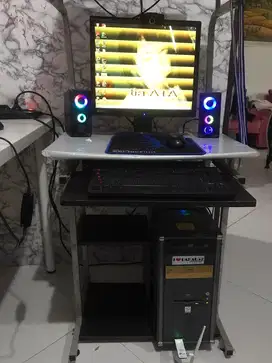 1 set Komputer, Intel (R)Xeon(TM) CPU 3.20 GHz 3.20 GHz RAM 2 GB