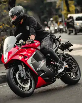 Hyosung GT650R FP V-TWIN motor langka