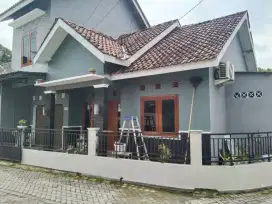 Dijual rumah full bangunan 2 muka