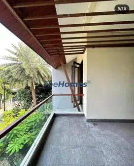 dijual rumah mewah dipancoran timur dalam komplek