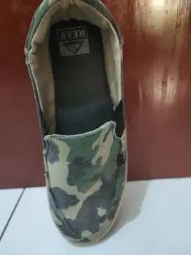 Reef camouflage ukuran US 11 UK 10 EU 44