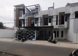 Dijual Rumah Mewah 2 lantai di Cempaka Putih Jakarta Pusat