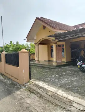 Rumah dan Tanah Luas Dekat UNILA