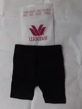 Legging pendek Wacoal warna hitam