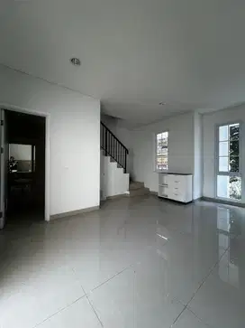 Dijual Murah Rumah 2 Lantai The Savia di Bsd City, Tangerang