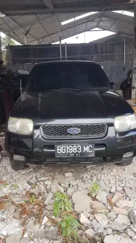 Jual cepat Ford escape gagah terawat body mulus, mesin terawat.