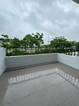 Disewakan rumah pik golf island  3 kamar 3 lantai