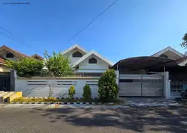 Rumah Dharmahusada Indah Utara , Strategis, Siap Huni