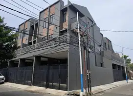 RUMAH BARU HUK DURI KEPA BANGUNAN SEMIFURNISH 3 LANTAI FULL