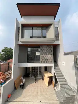RUMAH MEWAH MURAH DI JAKARTA SELATAN