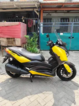 Yamaha xmax tahun 2017 kuning