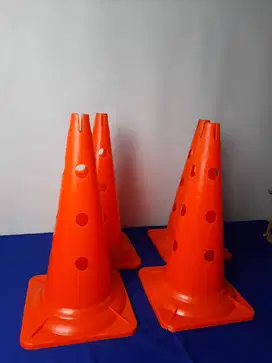 Cone kerucut untuk latihan / olahraga