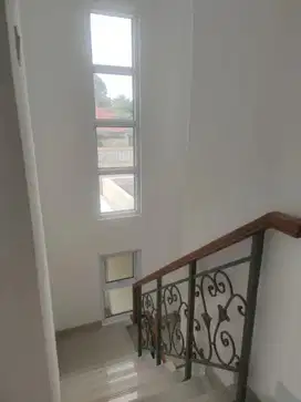 Rumah 2 Lantai HOOK Paramount Elista Village BSD City Gading Serpong T