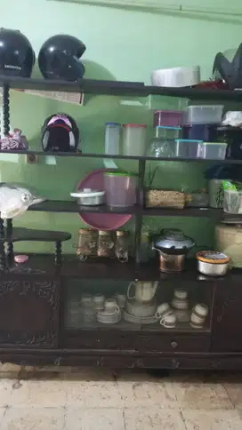Lemari hias jati ukir Jepara,umurnya SDH LBH dr puluhanan tahun