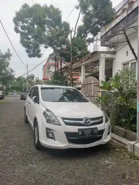Dijual Mazda 8 2012