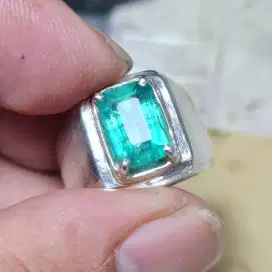 NATURAL EMERALD BERYL ZAMRUD 2.43 CRAT