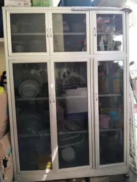 Lemari Alumunium Kaca