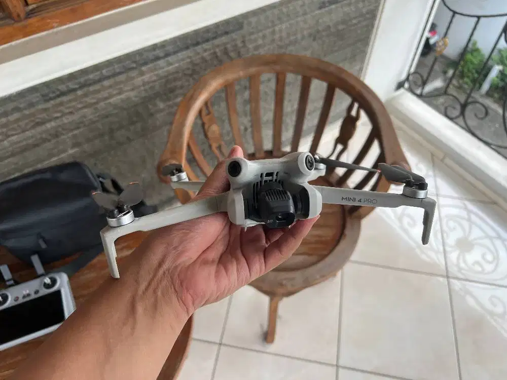 Drone DJI Mini 4 Pro Combo Plus
